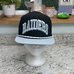 New Era Raiders Trucker SnapBack. NWOT. 🏈